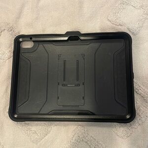 Black 10th Generation iPad Case